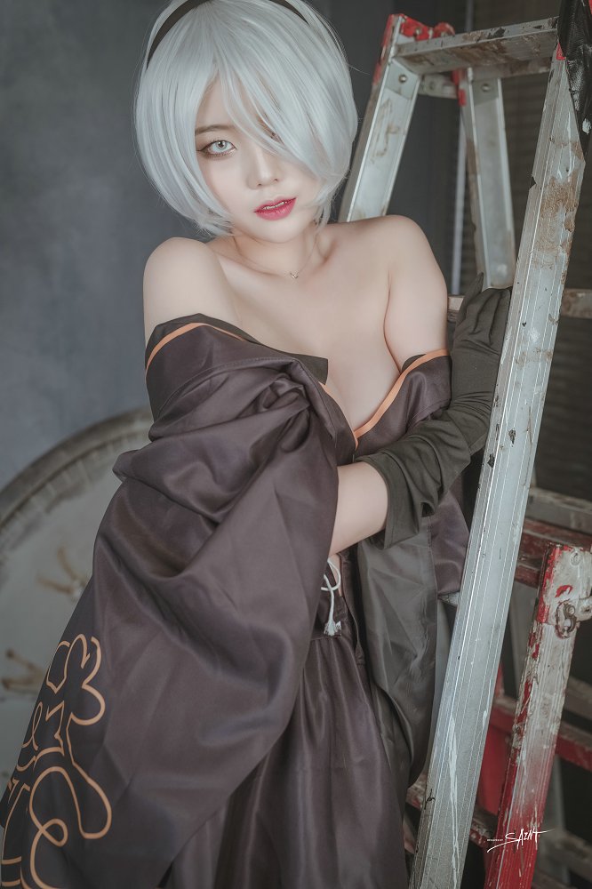 [SaintPhotoLife] Yuna (윤아)  VOL.04 KDA Akali & Nier Automata 2B[65P]-lcoser